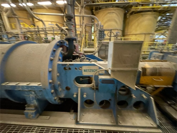 Netzsch M3000 Isamill Regrind Mill)